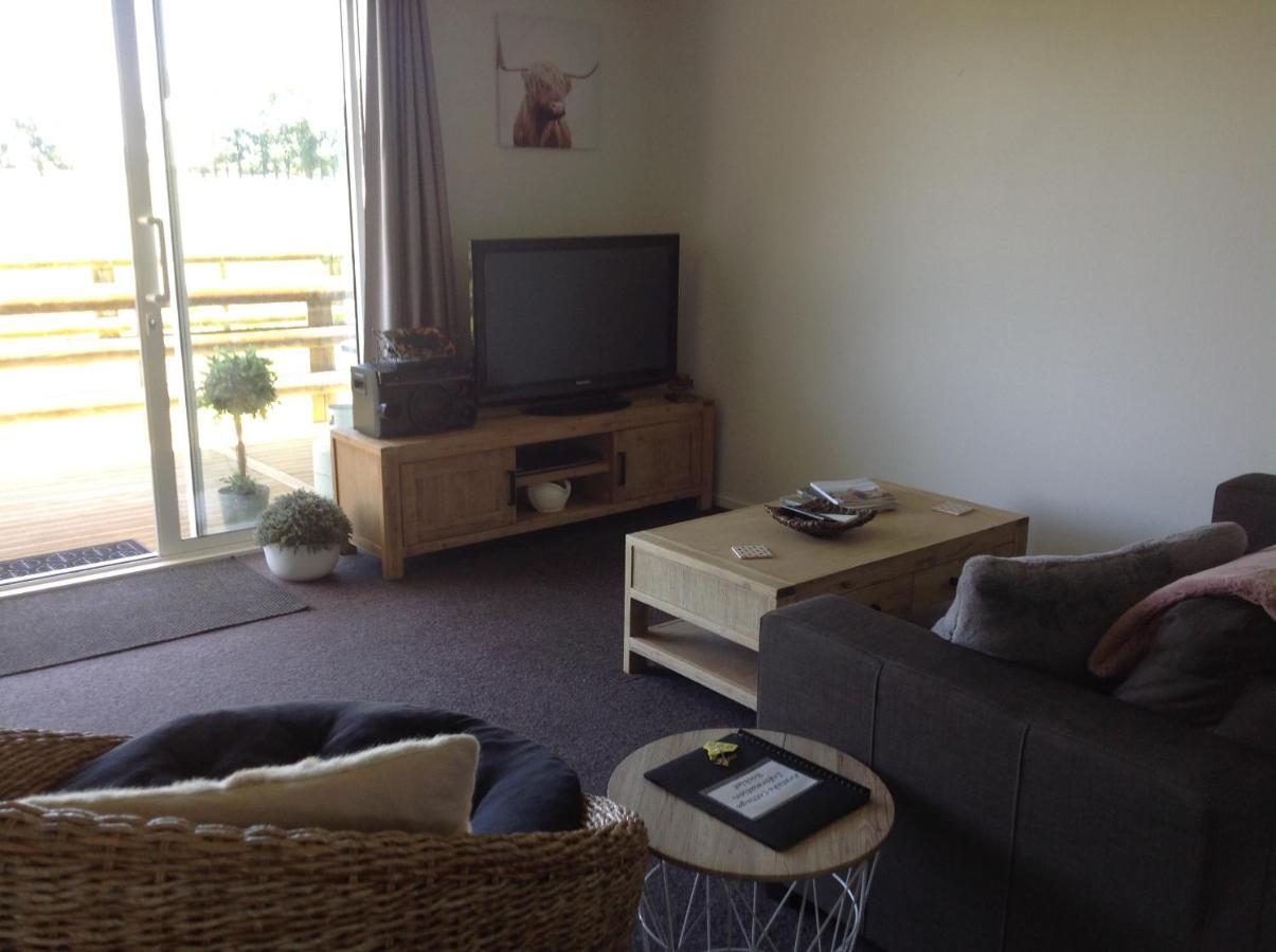 Aratahi Cottages Carterton Extérieur photo