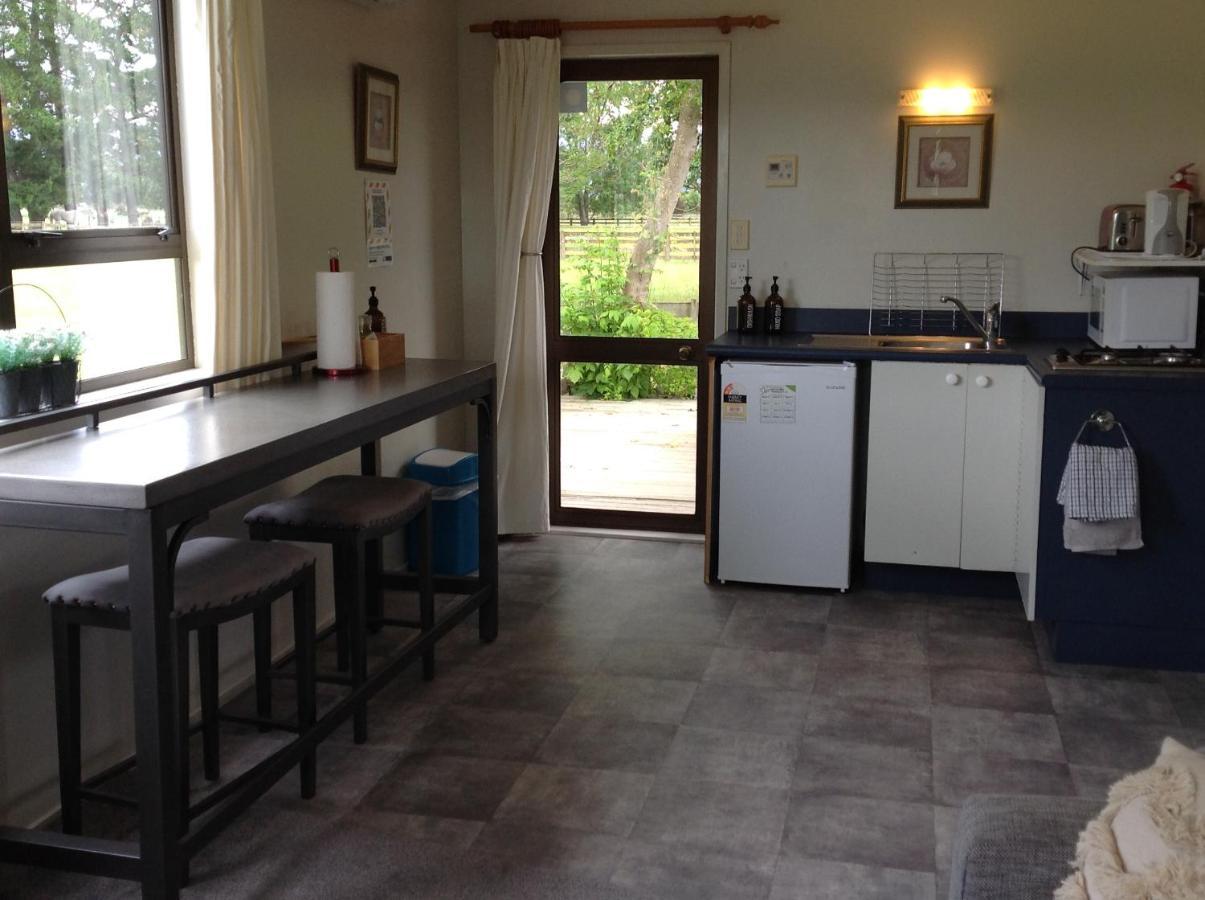 Aratahi Cottages Carterton Extérieur photo